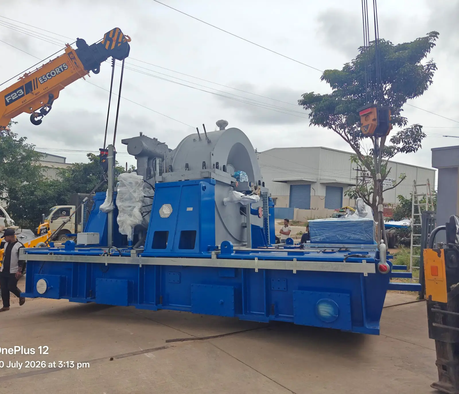 Machine shifting by two crane